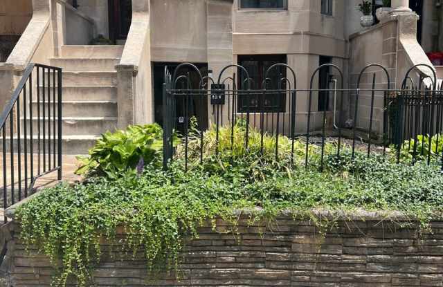 Private Entry 1 Bedroom Apartment