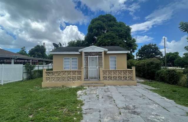 934 NW 116th St - 934 Northwest 116th Street, Pinewood, FL 33168