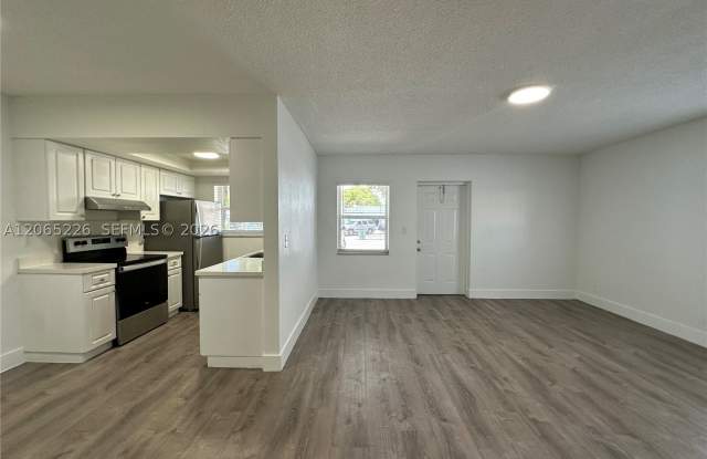 3660 NE 11th Ave