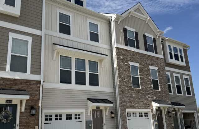 Plantation Lakes a golf community with numerous amenities for residents to enjoy.