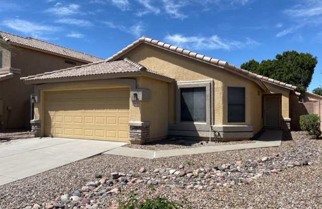 Single level home in NEW RIVER SHORES AMENDED - 8638 West Fargo Drive, Peoria, AZ 85382