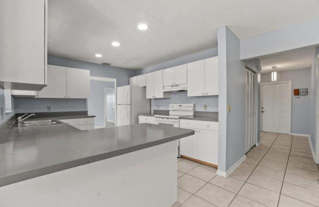 4128 Chestnut Avenue, Palm Beach Gardens, FL 33410