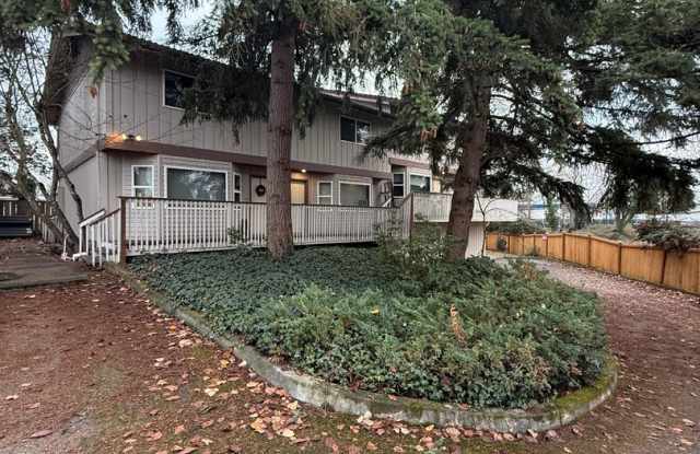 Charming 2-Bed, 1.5-Bath Townhome Apartment | Quiet Oasis in Tacoma