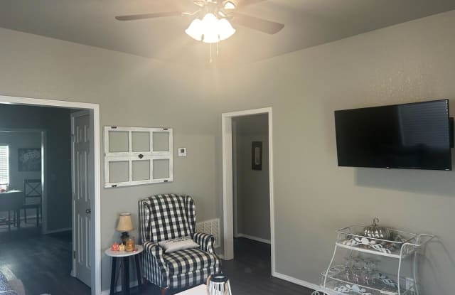 218 South Hartford Street