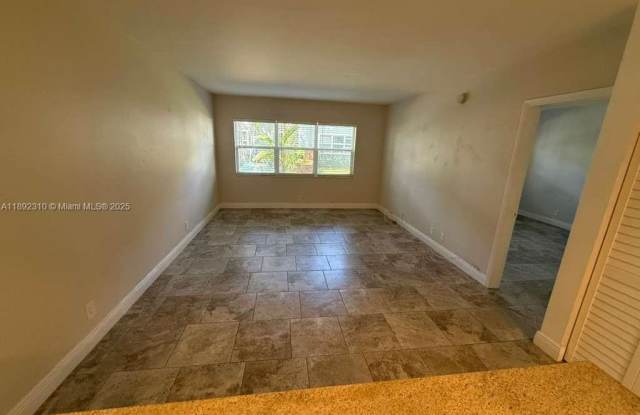 Photo of 280 S Cypress Rd