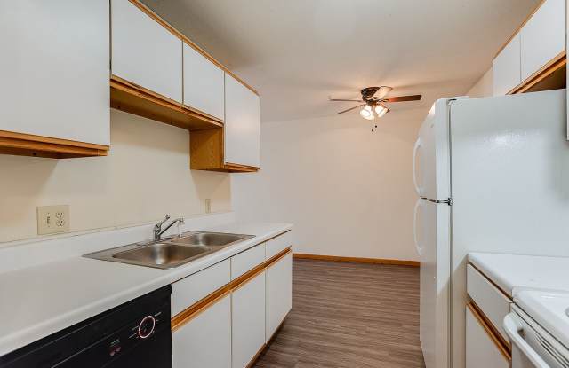 2435 Pillsbury Ave South