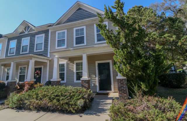 Photo of 215 Favorite Ct