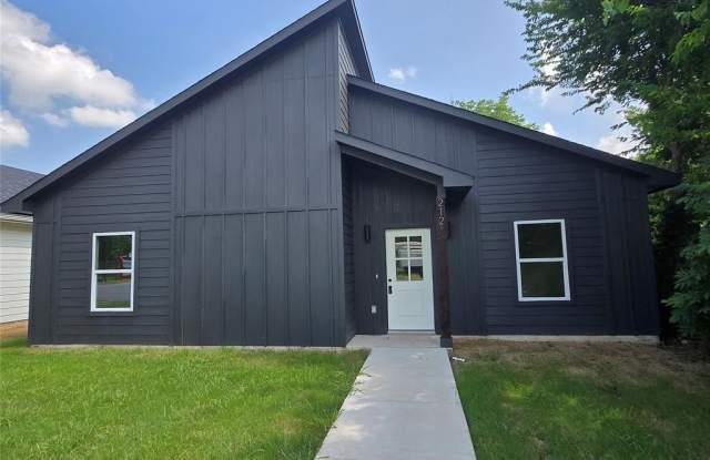 Photo of 212 E Park Avenue