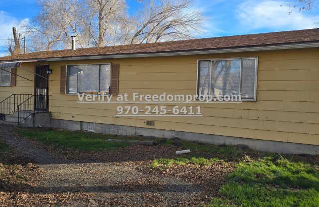 Photo of Plenty of Space 2 or 3 Bedroom 1 Bath House