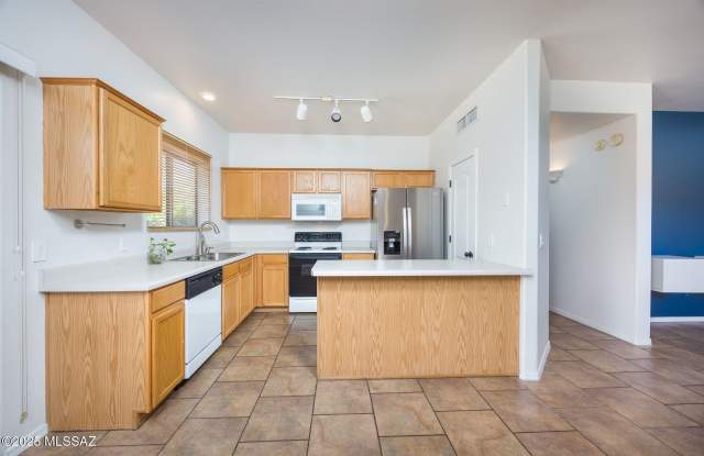 5442 N Willow Thicket Way