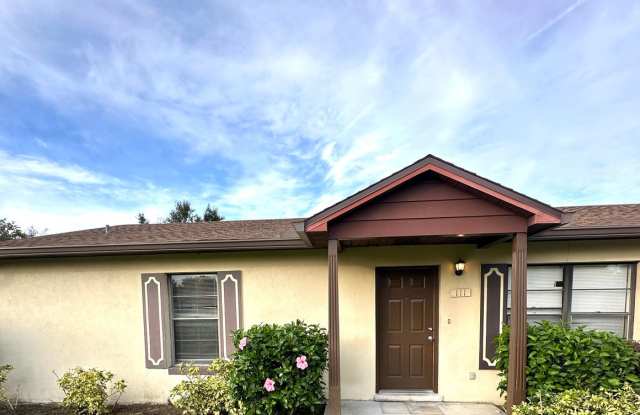 MOVE IN SPECIAL- Lovely 2/2 Duplex Home for Rent in St. Cloud