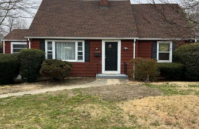 530 SECOND HILL Lane - 530 Second Hill Lane, Stratford, CT 06614