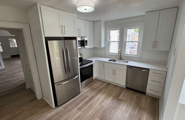 736-738 Sheridan Avenue