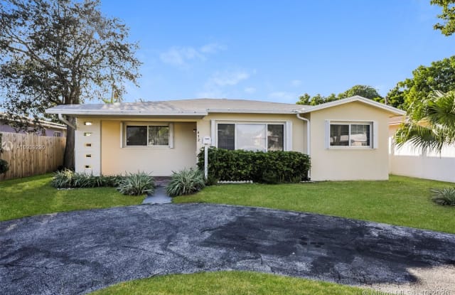 412 SW 4th Ter - 412 Southwest 4th Terrace, Hallandale Beach, FL 33009