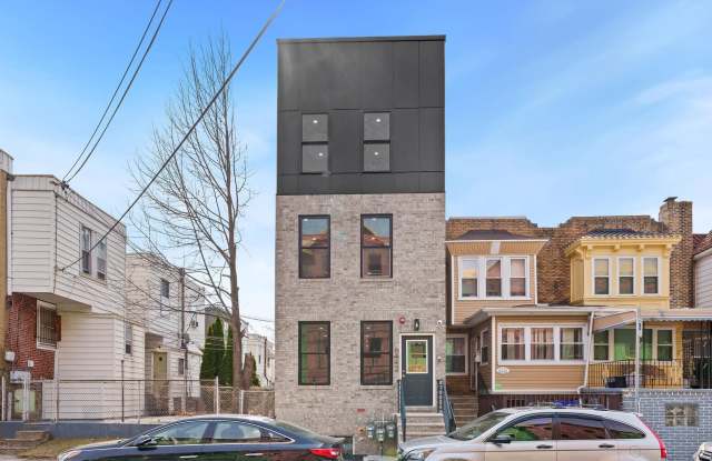 6442 LANSDOWNE AVENUE