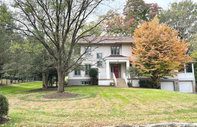 Photo of 1312 KURTZ Road