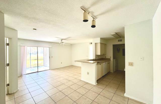 1222 BERMUDA LAKE LN. UNIT 106