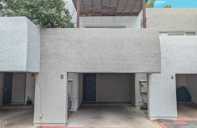 122 S HARDY Drive