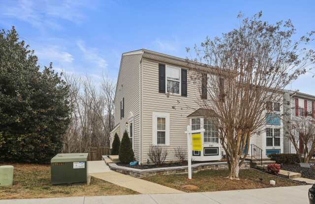 Bright & Spacious 3-Bedroom, 2 Full & 2 Half Bath in New Market
