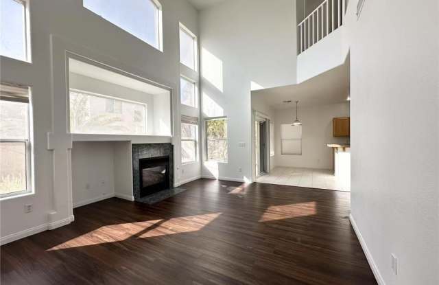 1567 Raining Hills Street