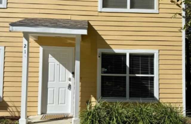 2636 Southwest 35th Place Unit 21