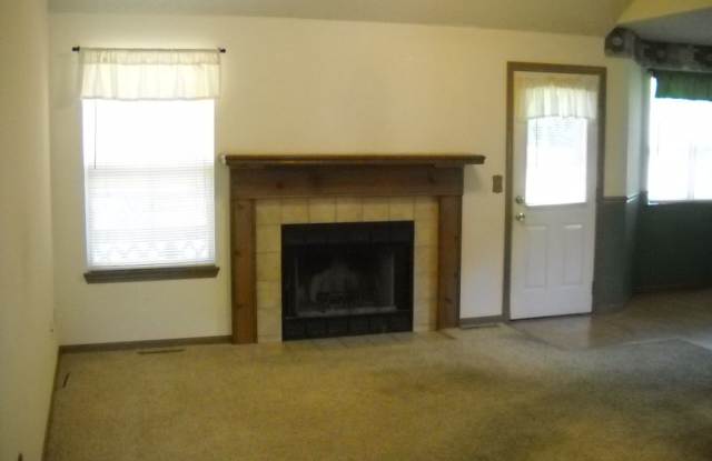 3 BR, 2 BA, 2 Car Garage ranch home located near Horton Smith Golf Course  Nathaniel Greene Park.