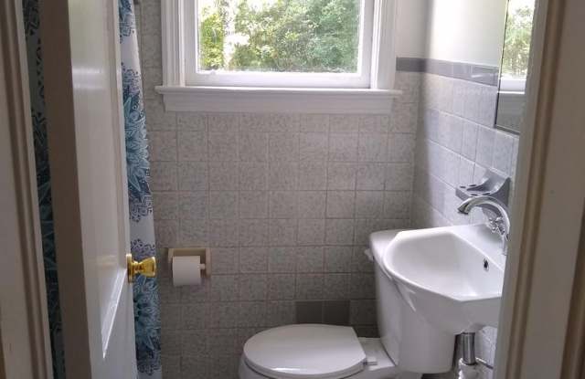 Three Bedroom Two Bath Single Family Home in Riverland Terrace!