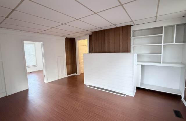 1600 South Linwood Avenue - A