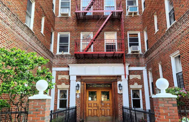63-89 Saunders Street