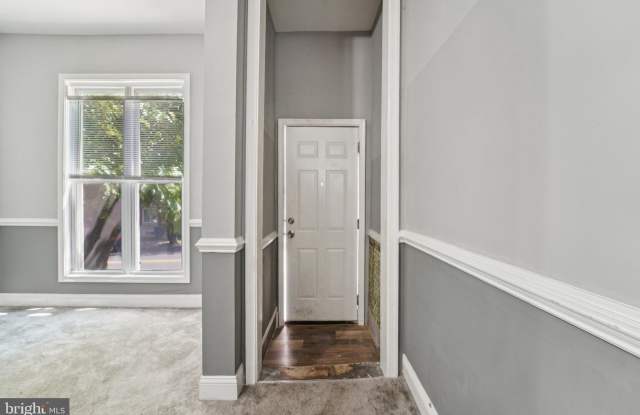 1820 E LAFAYETTE Avenue E