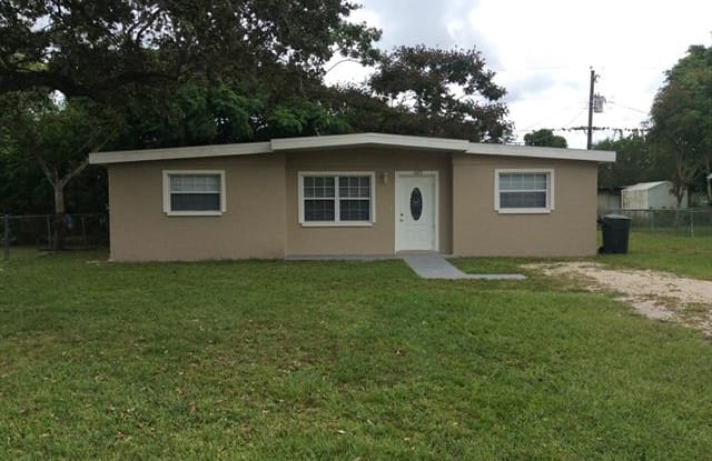 1423 Brookhill DR - 1423 Brookhill Drive, Fort Myers, FL 33916