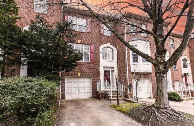 1221 Wild Hawthorn Way