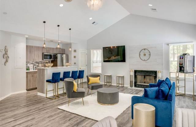 Photo of Hub at 934 Apartments