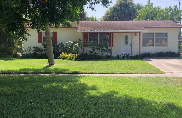 526 SE Dolphin Drive
