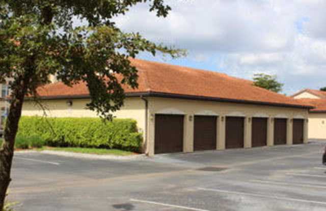 ANNUAL RENTAL - POSITANO PLACE- 2 BED/2 BATH WITH DETACHED GARAGE