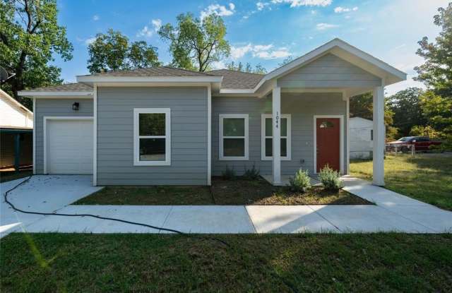 Photo of 1044 W Ford Street