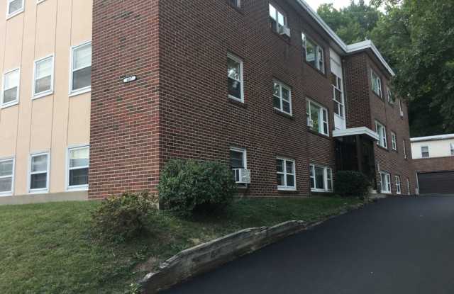 Grand Ave apartment - off street parking