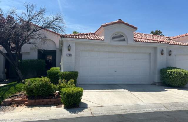 One-Level Townhouse off of Tropicana/Durango