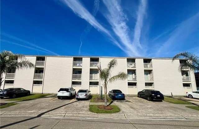 2330 EDENBORN Avenue