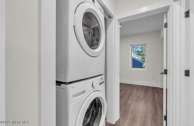 700 1st Avenue unit: B8