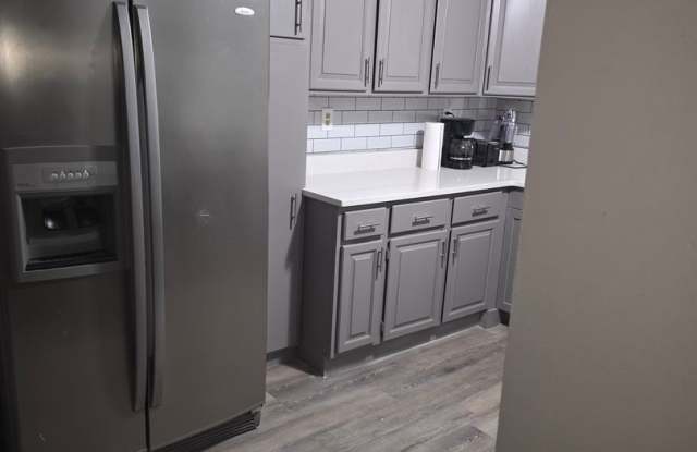 Spacious 4BR Apartment home in Cleveland