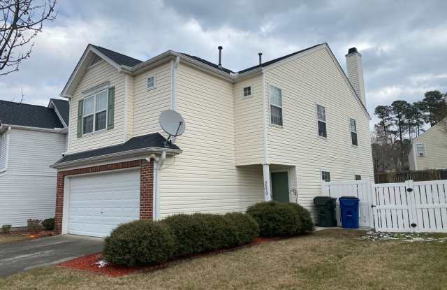 SINGLE FAMILY HOME- 3 Bedrooms 2.5 Baths