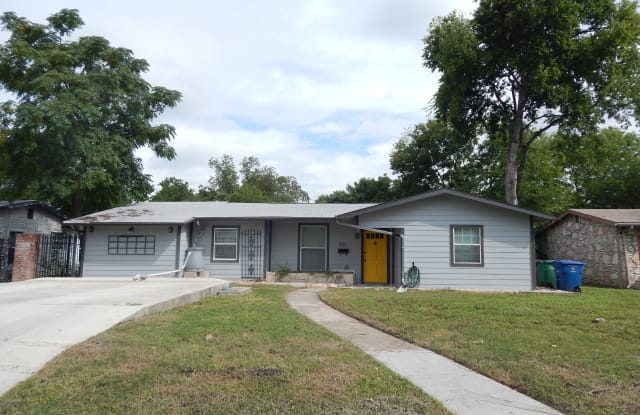 551 Marquette Dr - 551 Marquette Drive, San Antonio, TX 78228