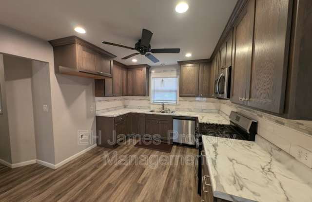 1912 East 55th Place