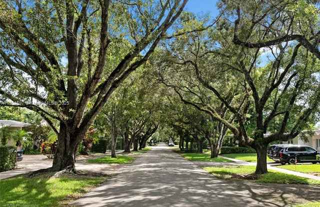 Photo of 1545 Siena Ave