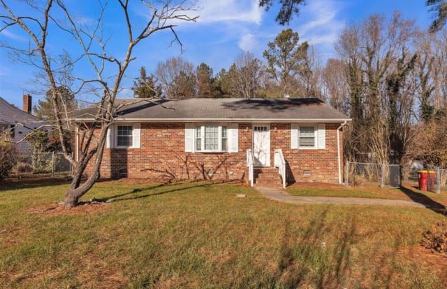 541 Amherst Dr - 541 Amherst Drive, Petersburg, VA 23805