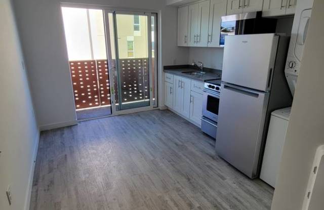 Photo of 3326 W 52nd St