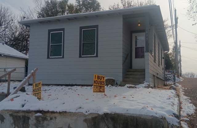 Photo of 1605 W 10th St