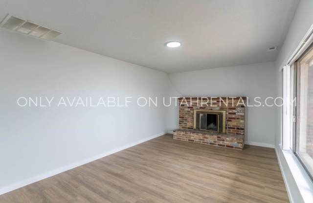 1855 N Riverside Ave