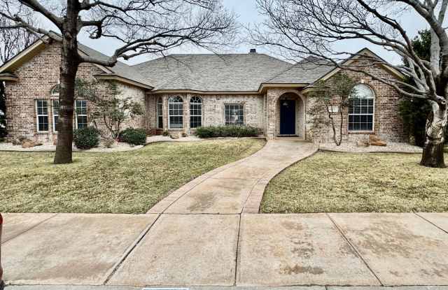 Pre-leasing for July! Gorgeous 4 Bedroom 3 Bath Home in Wolfforth!